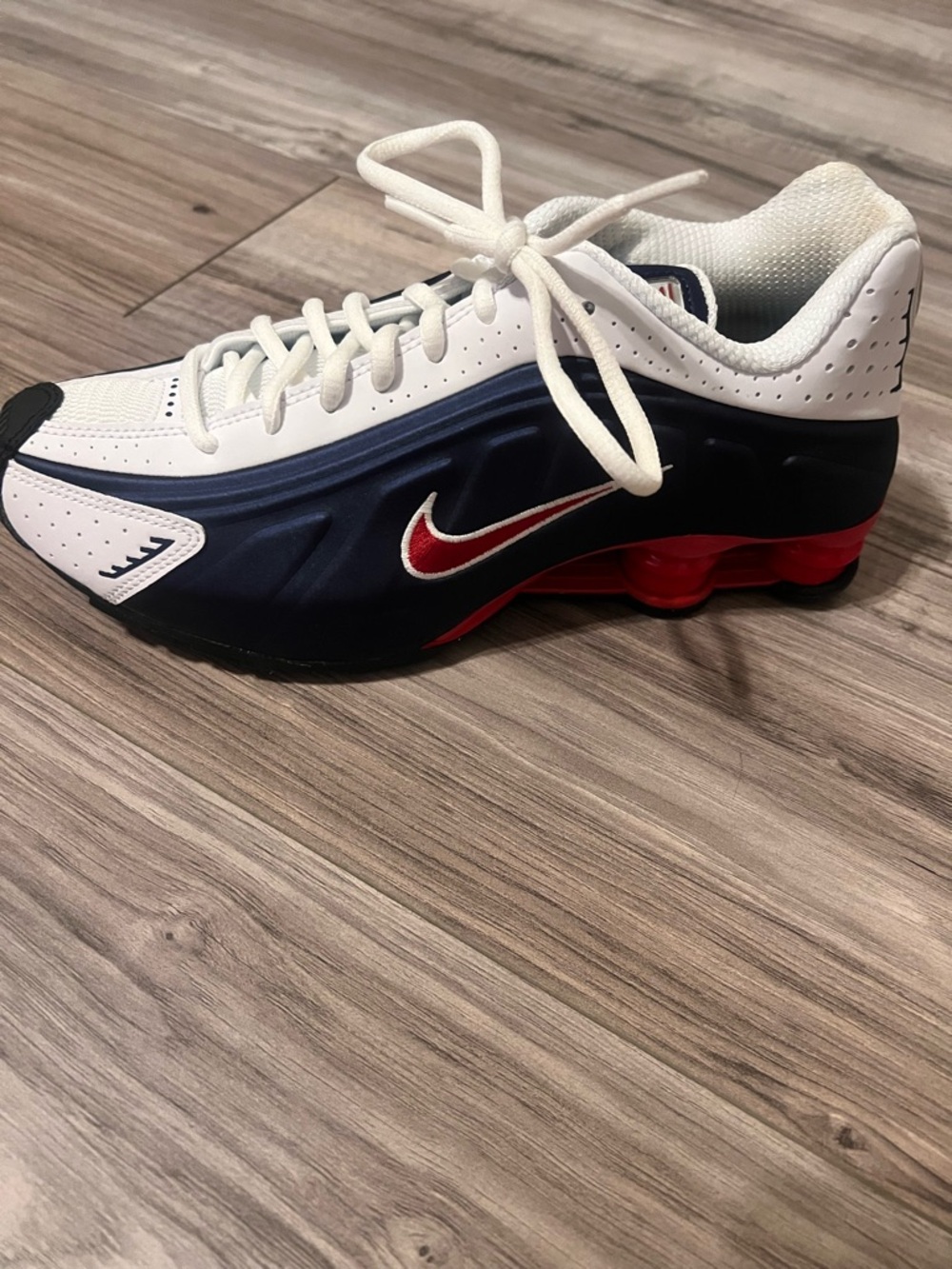 Nike Red and White Shox R4 Box Label